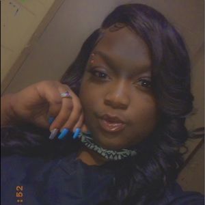 Meet your Posher, Nia